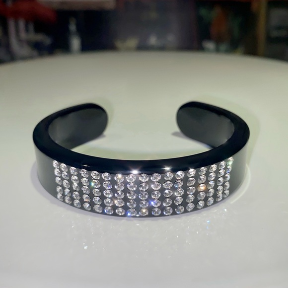 Handmade Black Crystal Acrylic Cuff Bracelet For Women, Modern Design Cuff - Picture 14 of 14